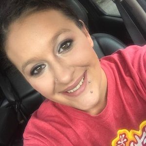 Meet your Posher, Constance